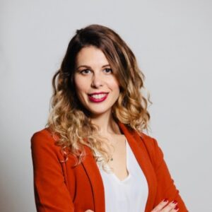 https://www.linkedin.com/in/mariaromerocharneco/